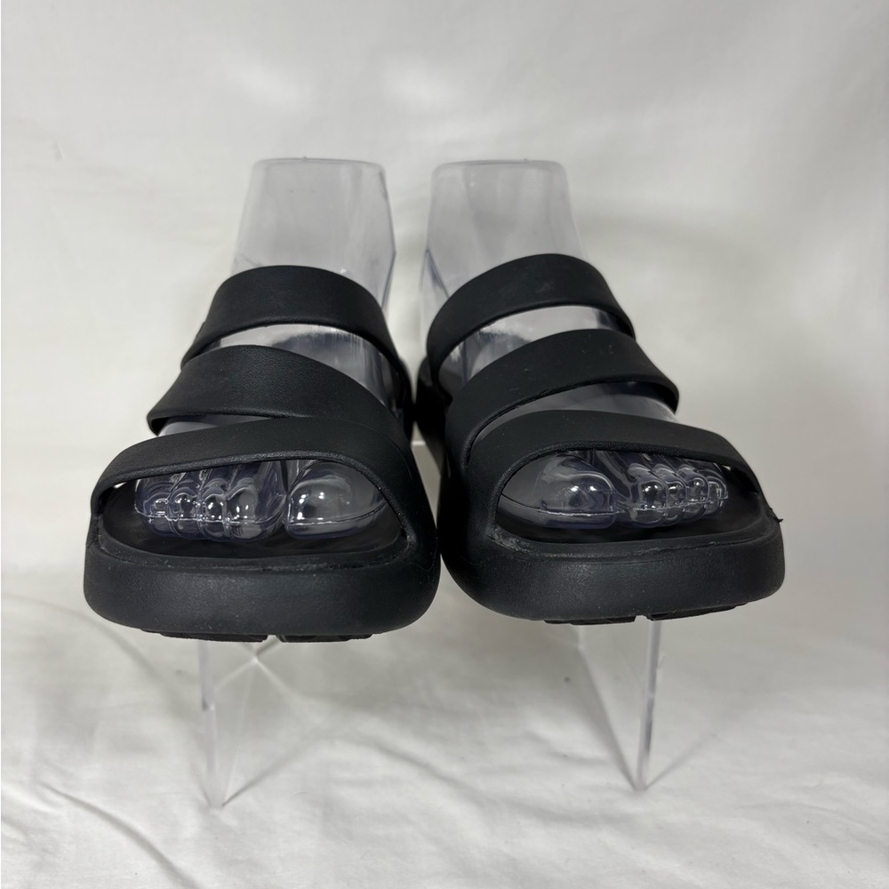 CROCS Getaway Black Sandals - Women's Size 7 - Picture 7 of 11